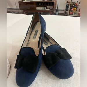 Navy and black suede Prada flats!! Size 38